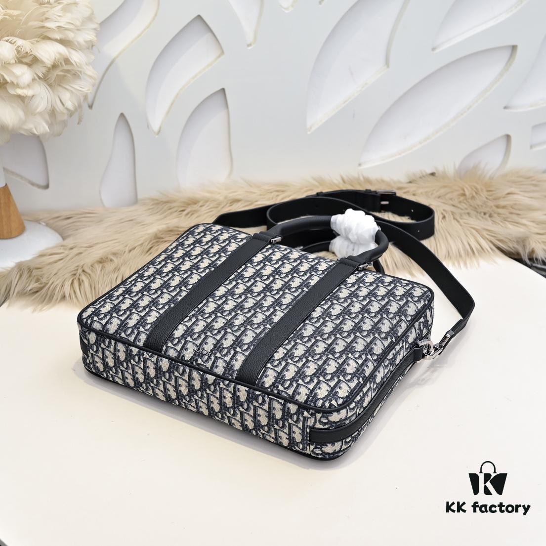 692f10c64ecd253cf1078bba Dior Latest Men's Briefcase from Official Counter - Website Synchronized, Original Quality