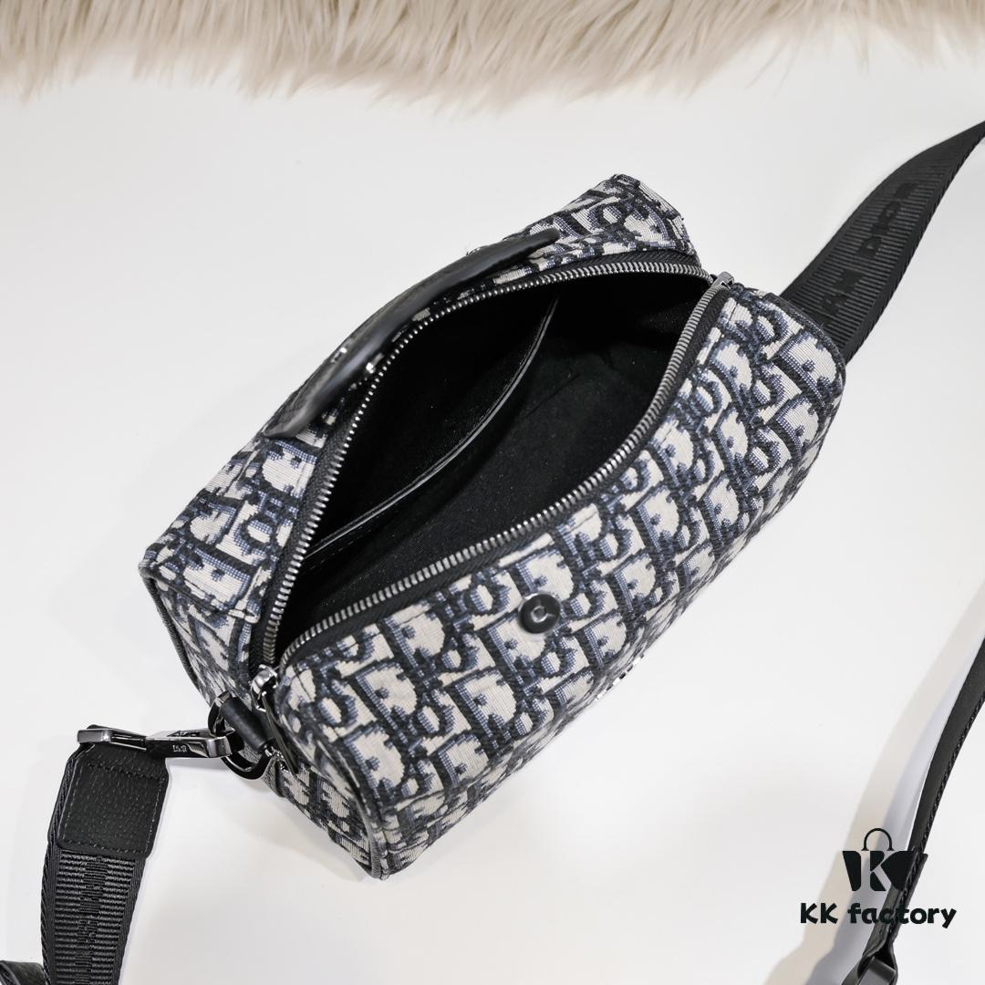 692f10fc4ecd253cf1078c2e Dior Latest Men's Shoulder Bag Blue Cloth Version D9666