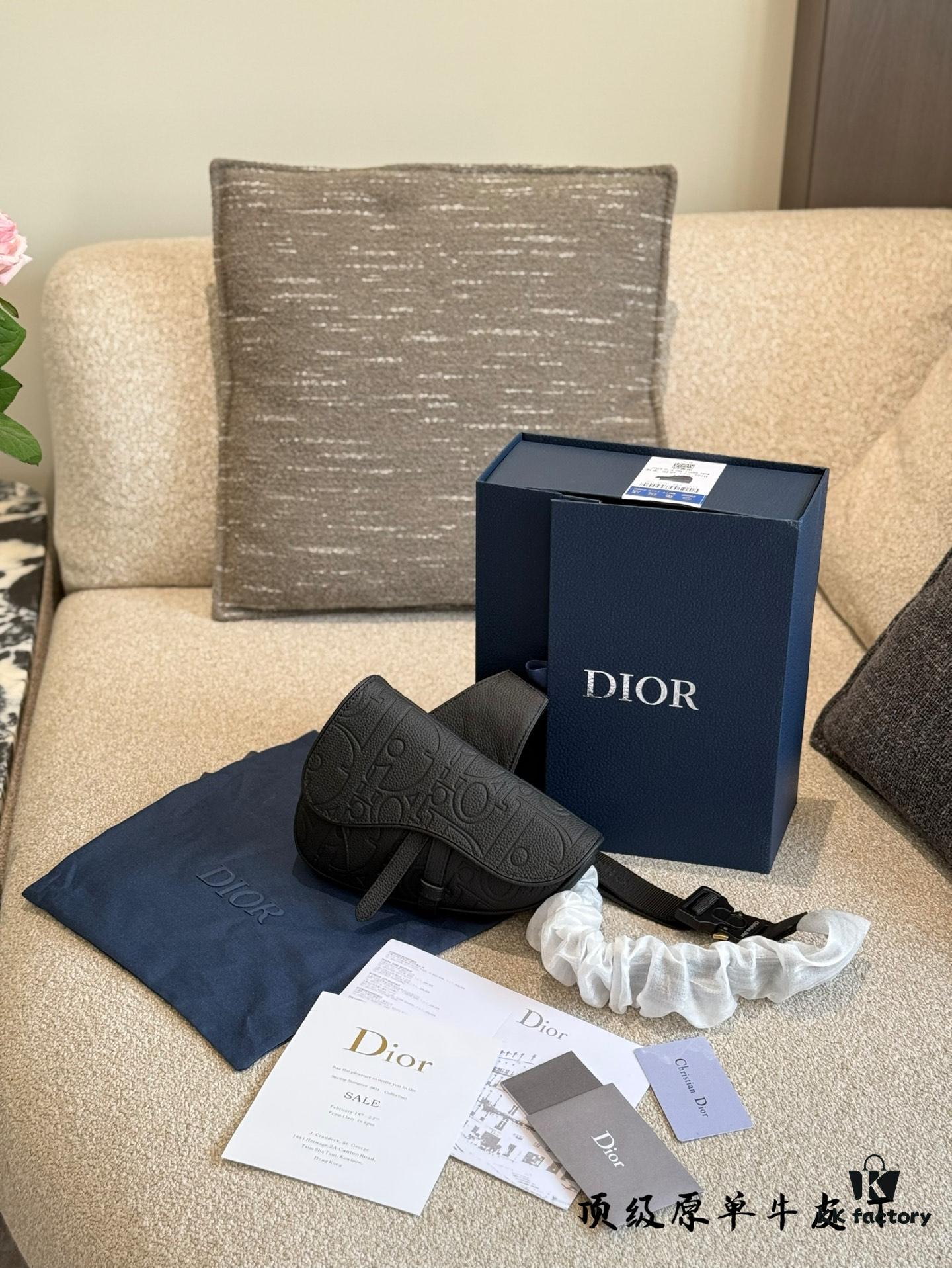 692f112c4ecd253cf1078c83 Top Quality Original Dior Men's Bag – A Symbol of Exceptional Taste