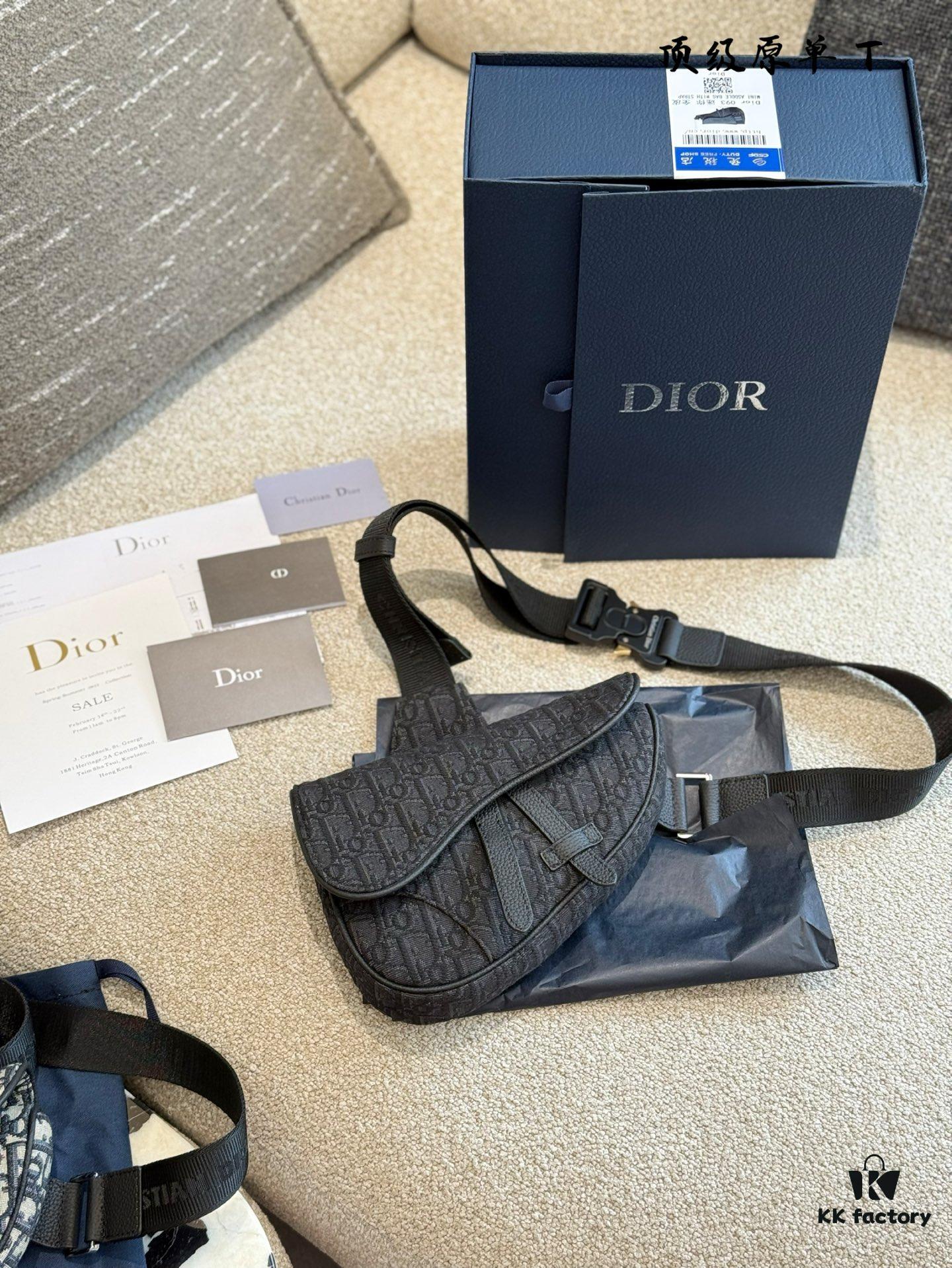 692f112d4ecd253cf1078c85 Top Quality Dior Men's Bag, Exuding Exceptional Taste