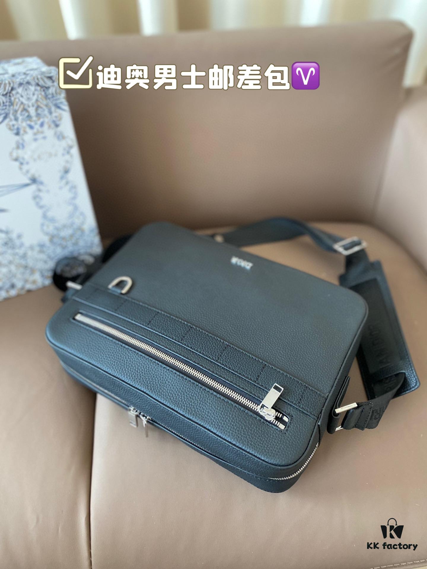 692f115d4ecd253cf1078cdf Dior Men's Messenger Bag
