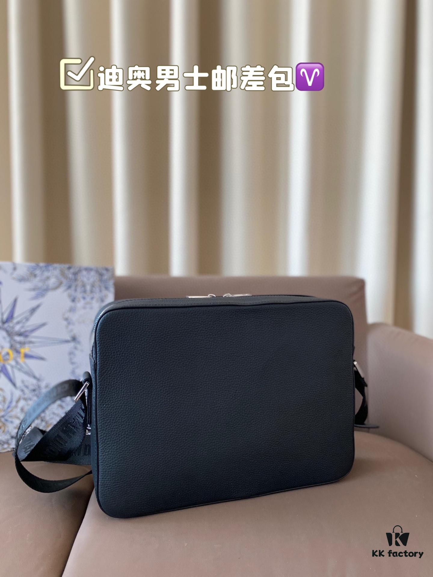 692f115d4ecd253cf1078ce0 Dior Men's Messenger Bag