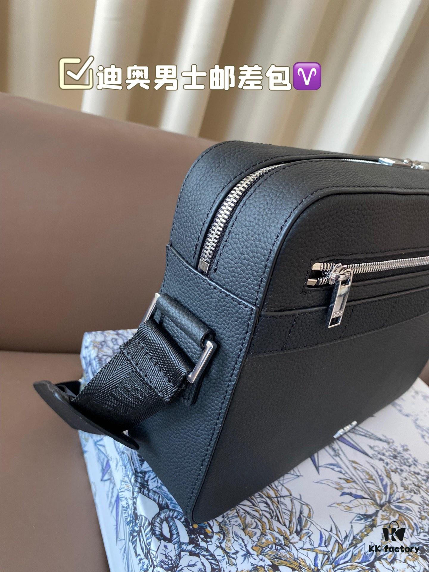 692f115d4ecd253cf1078ce3 Dior Men's Messenger Bag
