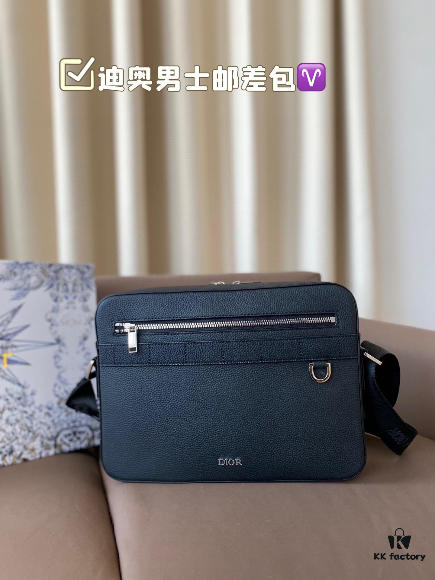 692f115e4ecd253cf1078ce4 Dior Men's Messenger Bag
