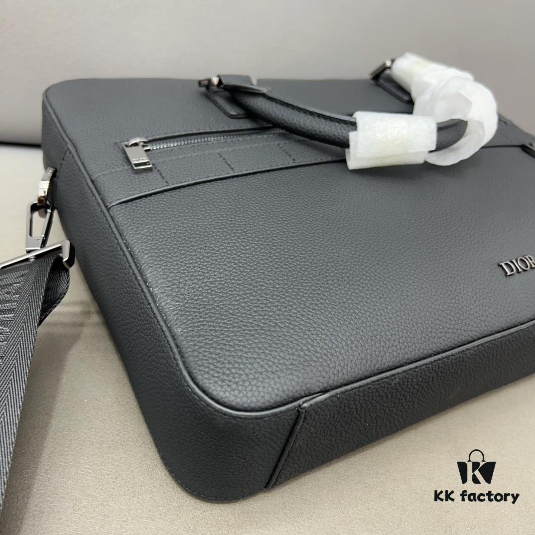 692f116b4ecd253cf1078d08 Dior Men's Leather Briefcase Laptop Bag Crossbody Handbag with Exquisite Inlay Craftsmanship, Classic and Versatile Design, Original Factory Material, High-End Quality, Includes Dust Bag, 38 x 27 cm