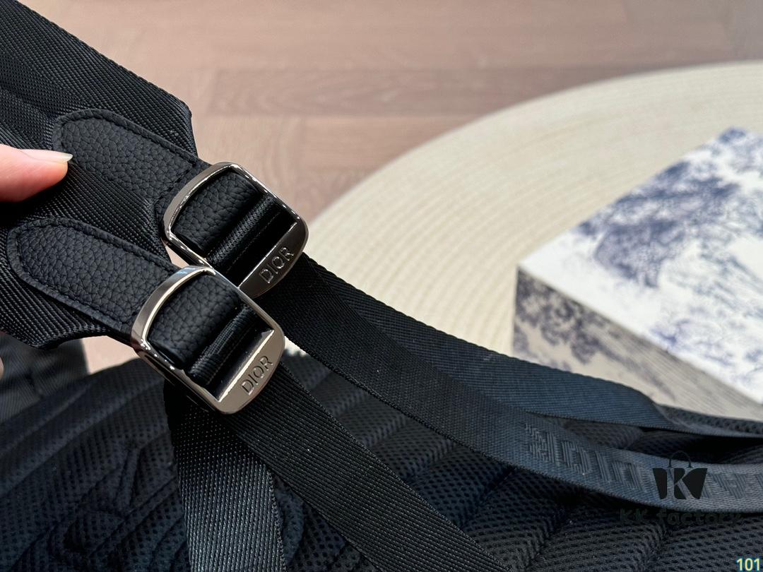 692f116e4ecd253cf1078d0f Dior Men's Backpack