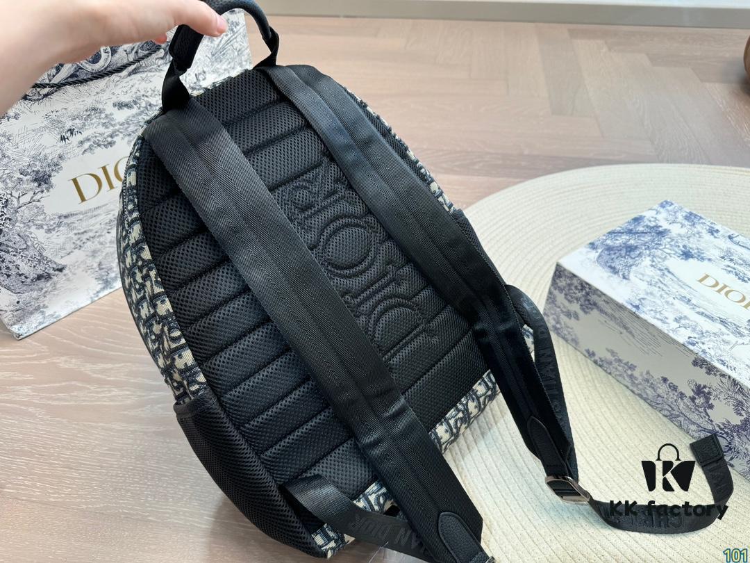 692f116e4ecd253cf1078d12 Dior Men's Backpack