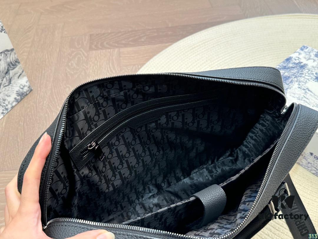 692f11724ecd253cf1078d1a Dior Men's Briefcase