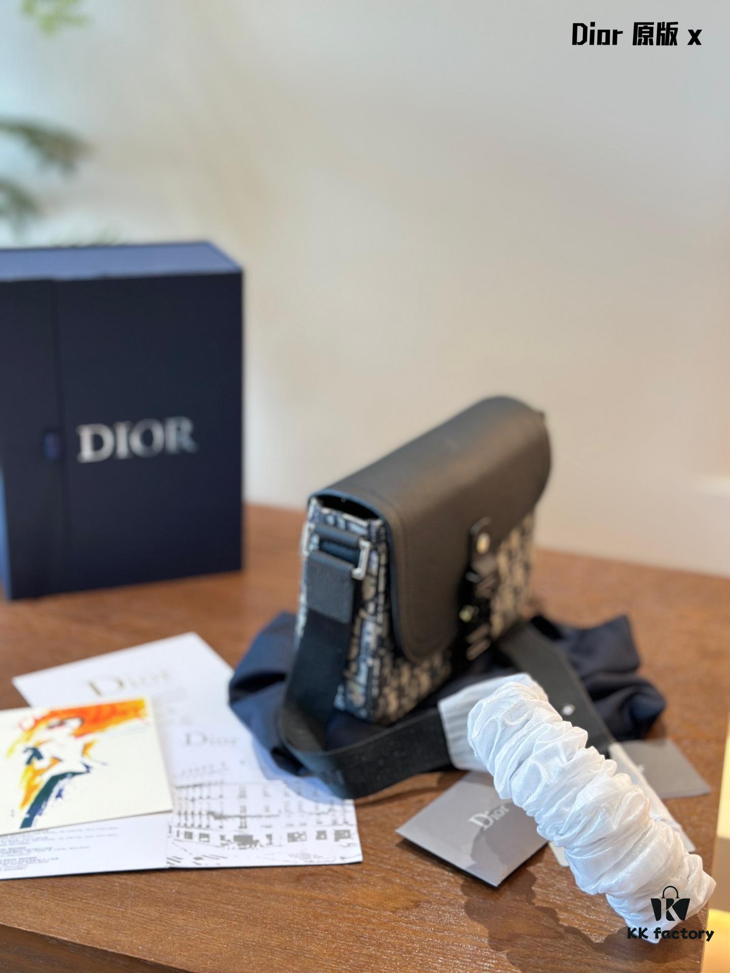 692f117d4ecd253cf1078d34 Full Leather with Vintage Pattern - Dior New Men's Saddle Messenger Bag