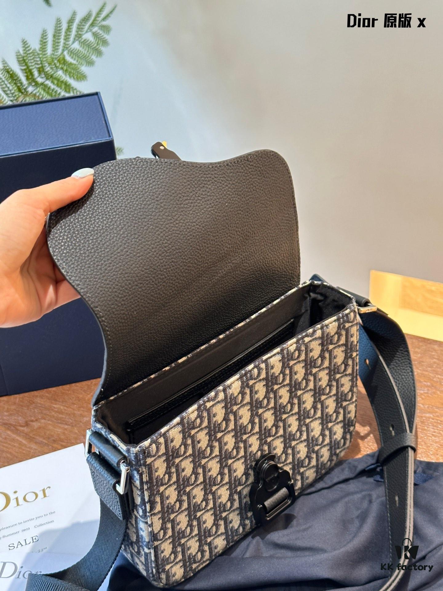 692f117e4ecd253cf1078d35 Full Leather with Vintage Pattern - Dior New Men's Saddle Messenger Bag