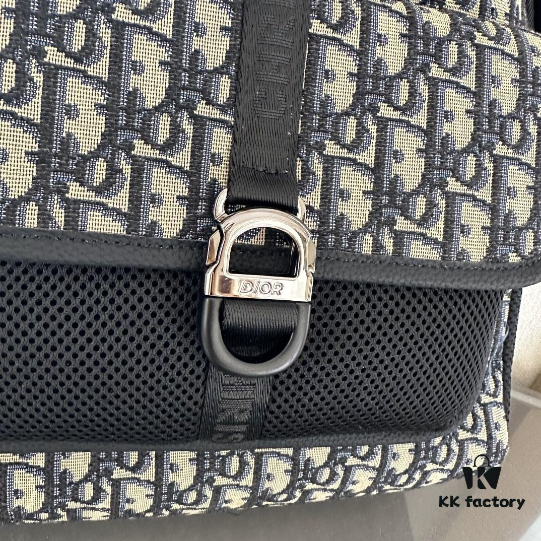 692f11874ecd253cf1078d4a Dior Men's Backpack