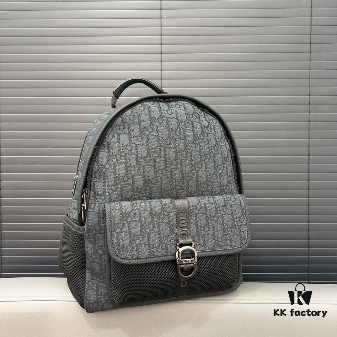 692f118d4ecd253cf1078d58 DIOR Men's Sac à dos 8 Denim Saddle Backpack, Unisex Large-Capacity Backpack, School Bag with Precise Inlay Craftsmanship, Classic and Versatile