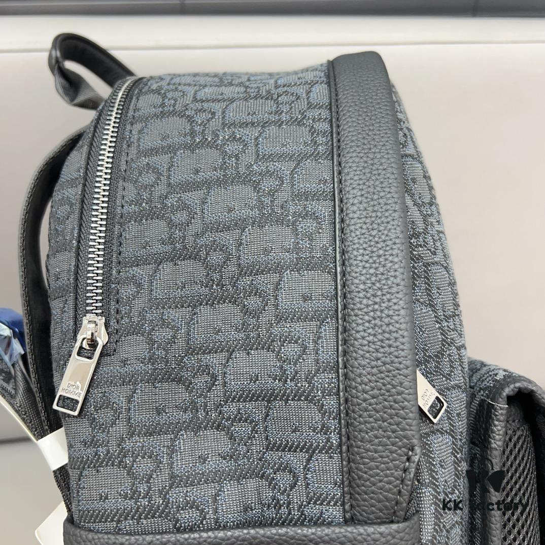 692f11914ecd253cf1078d5d DIOR Men's Sac à dos 8 Denim Saddle Backpack, Unisex Large-Capacity Backpack, School Bag with Precise Inlay Craftsmanship, Classic and Versatile