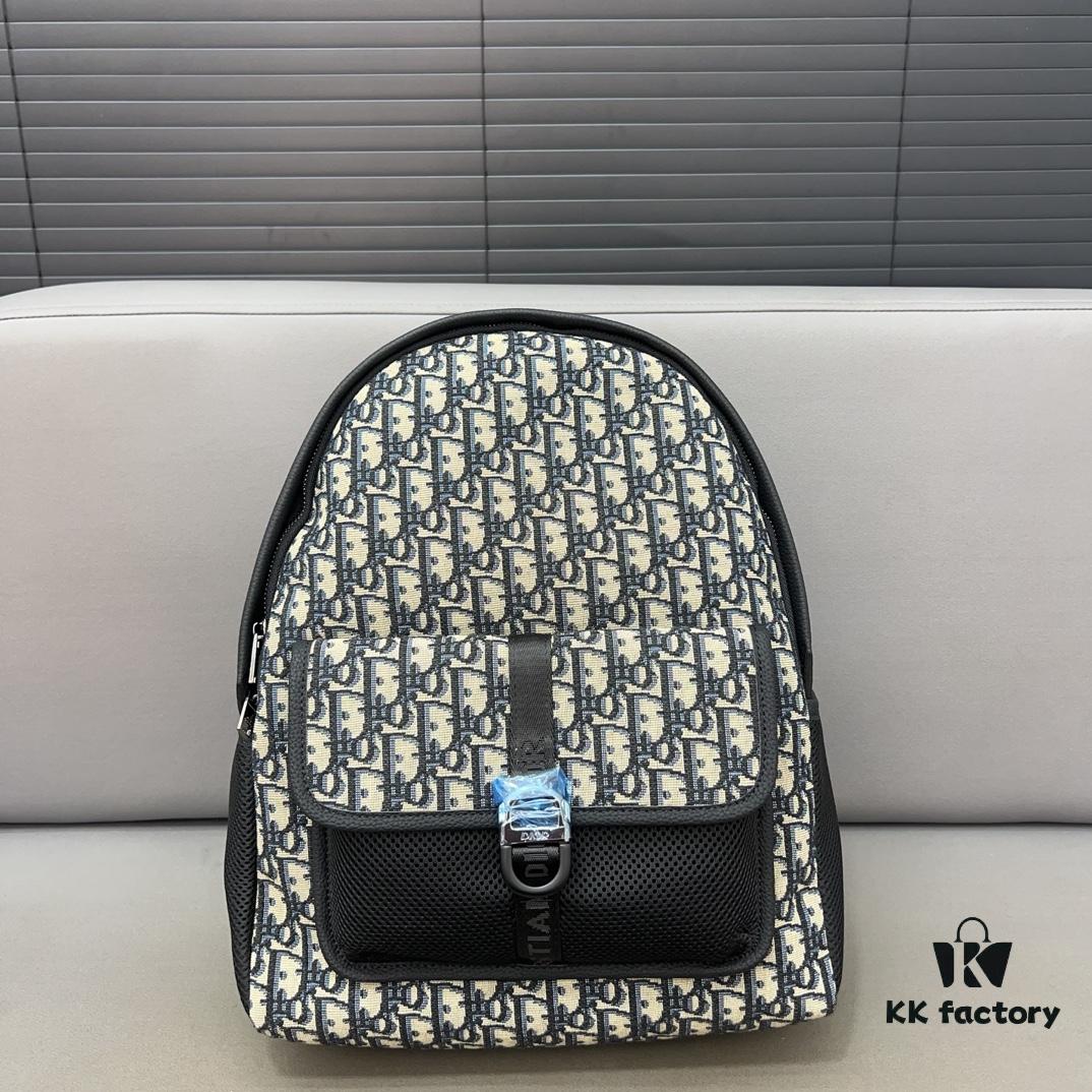 692f11924ecd253cf1078d60 DIOR Men's Sac à dos 8 Denim Saddle Backpack, Unisex Large-Capacity Bag, Book Bag with Expert Inlay Workmanship, Classic and Versatile