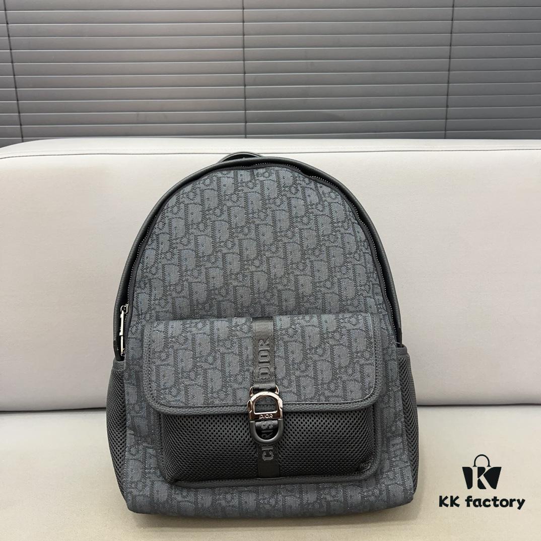 692f11934ecd253cf1078d61 DIOR Men's Sac à dos 8 Denim Saddle Backpack, Unisex Large-Capacity Backpack, School Bag with Precise Inlay Craftsmanship, Classic and Versatile