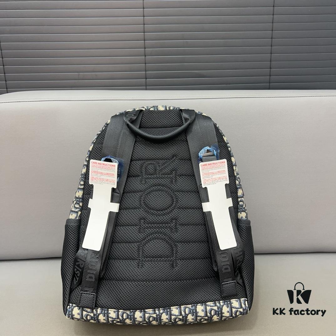 692f11934ecd253cf1078d62 DIOR Men's Sac à dos 8 Denim Saddle Backpack, Unisex Large-Capacity Bag, Book Bag with Expert Inlay Workmanship, Classic and Versatile
