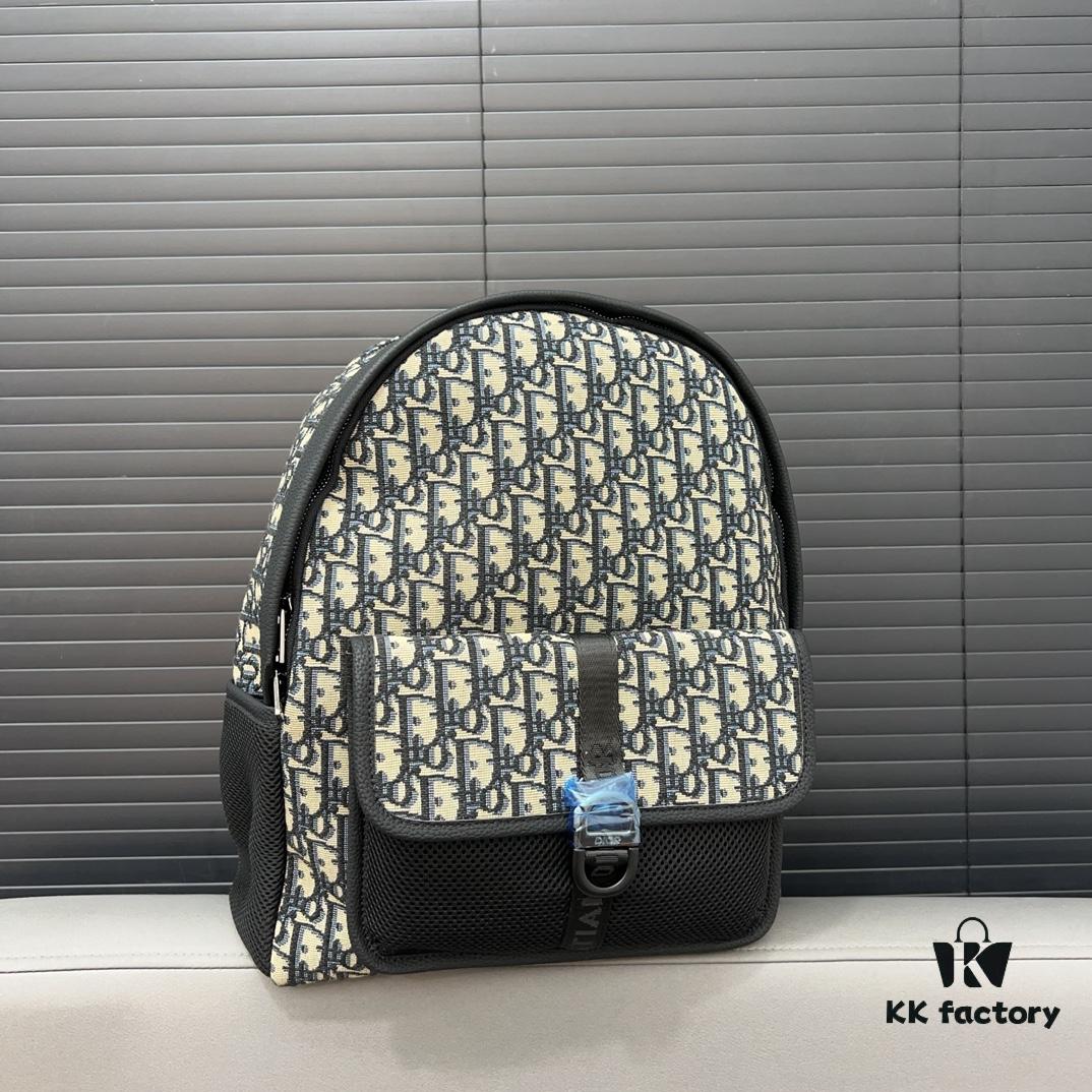 692f11944ecd253cf1078d64 DIOR Men's Sac à dos 8 Denim Saddle Backpack, Unisex Large-Capacity Bag, Book Bag with Expert Inlay Workmanship, Classic and Versatile