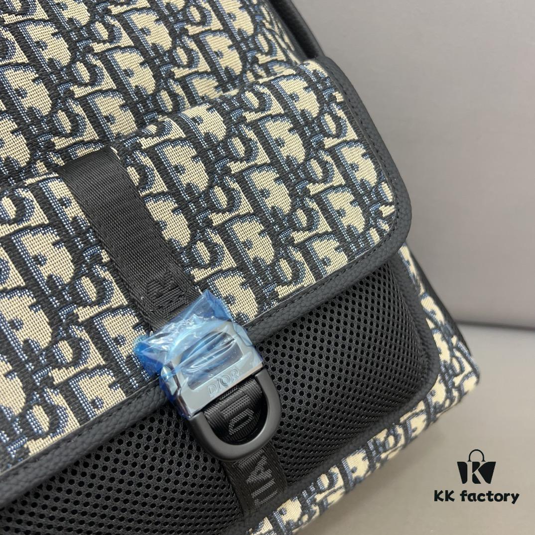 692f11954ecd253cf1078d66 DIOR Men's Sac à dos 8 Denim Saddle Backpack, Unisex Large-Capacity Bag, Book Bag with Expert Inlay Workmanship, Classic and Versatile