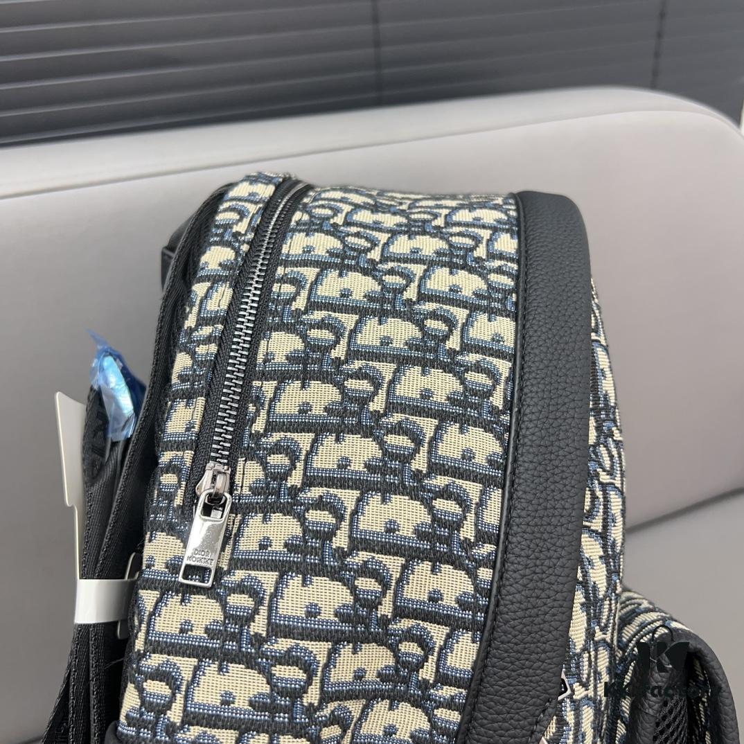 692f11954ecd253cf1078d68 DIOR Men's Sac à dos 8 Denim Saddle Backpack, Unisex Large-Capacity Bag, Book Bag with Expert Inlay Workmanship, Classic and Versatile