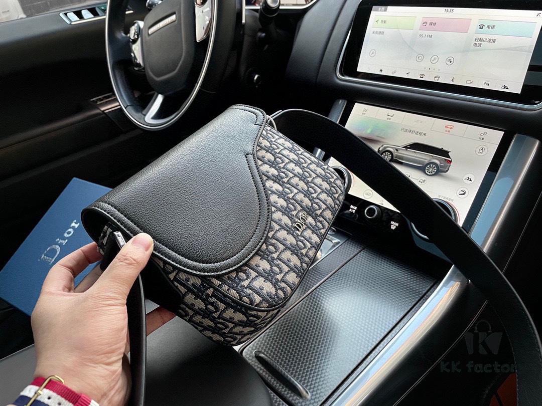 692f11af4ecd253cf1078da0 High-End New Arrival 'Dior Saddle' Messenger Bag, Oblique Monogram Embroidered, Premium Imported Canvas Fabric, Men's Crossbody Bag with Clear Logo Hardware, Smooth Zipper, Refined Craftsmanship