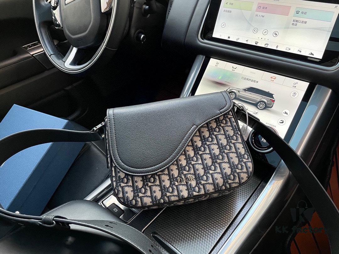 692f11af4ecd253cf1078da2 High-End New Arrival 'Dior Saddle' Messenger Bag, Oblique Monogram Embroidered, Premium Imported Canvas Fabric, Men's Crossbody Bag with Clear Logo Hardware, Smooth Zipper, Refined Craftsmanship