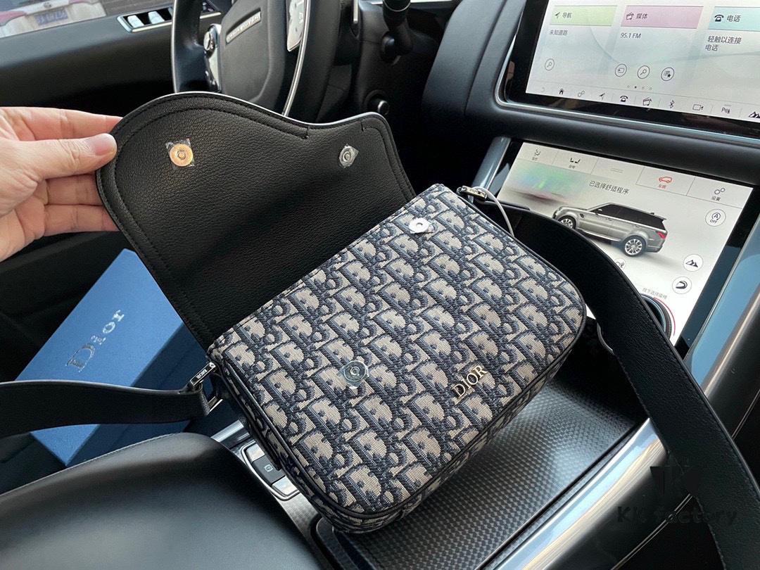 692f11b24ecd253cf1078da7 High-End New Arrival 'Dior Saddle' Messenger Bag, Oblique Monogram Embroidered, Premium Imported Canvas Fabric, Men's Crossbody Bag with Clear Logo Hardware, Smooth Zipper, Refined Craftsmanship