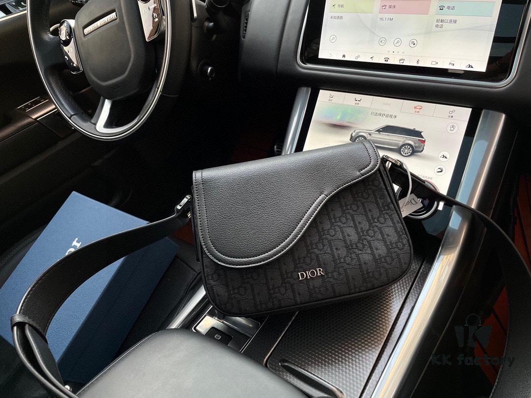 692f11b44ecd253cf1078daa Luxury Goods! New 'Dior' Messenger Bag Saddle Bag Oblique Monogram Embroidered Men's Messenger Bag Premium Imported Canvas Fabric Smooth Zipper High-Definition Hardware Logo Special Lining Exquisite Craftsmanship Every Detail In Place Must-Have for Fashionable Men Size 23/17/7 Comes with Gift Box