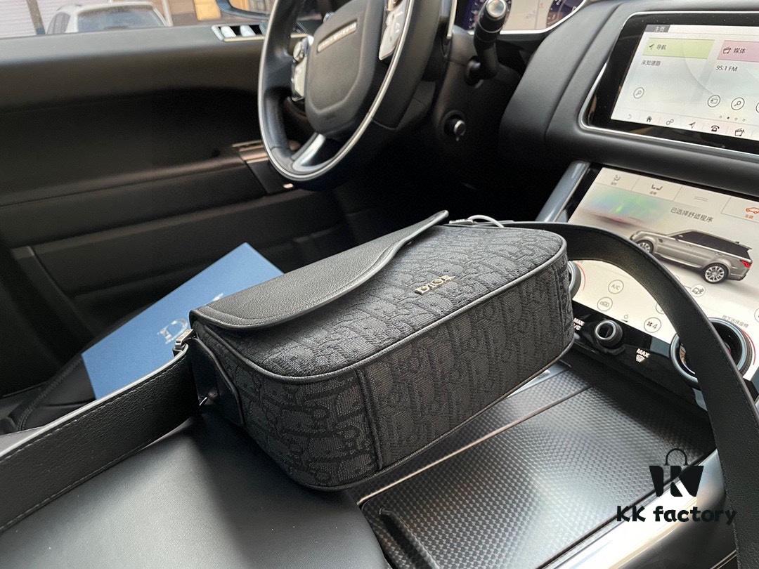 692f11b54ecd253cf1078dad Luxury Goods! New 'Dior' Messenger Bag Saddle Bag Oblique Monogram Embroidered Men's Messenger Bag Premium Imported Canvas Fabric Smooth Zipper High-Definition Hardware Logo Special Lining Exquisite Craftsmanship Every Detail In Place Must-Have for Fashionable Men Size 23/17/7 Comes with Gift Box