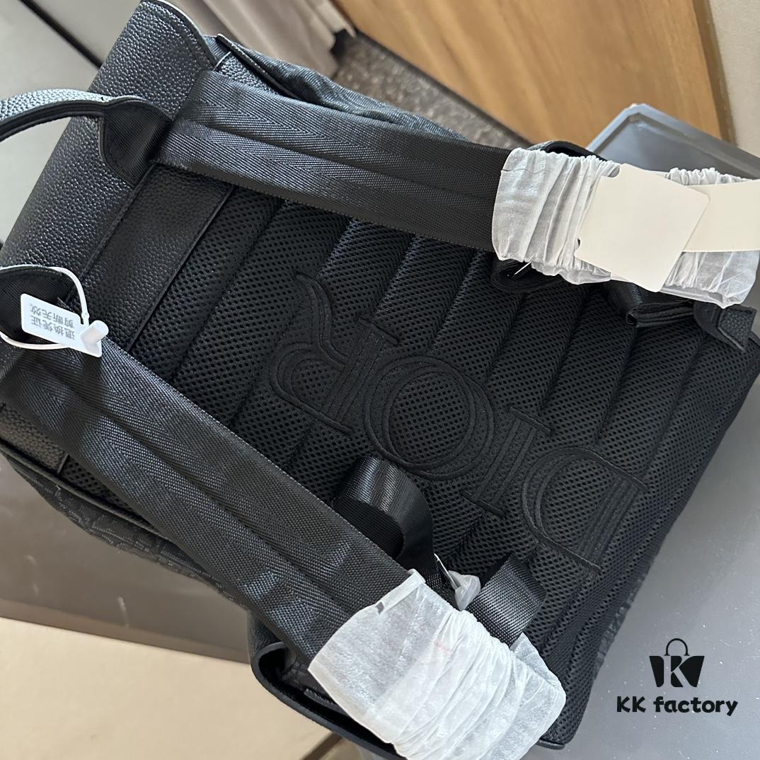 692f11bd4ecd253cf1078dbb Dior Men's Backpack