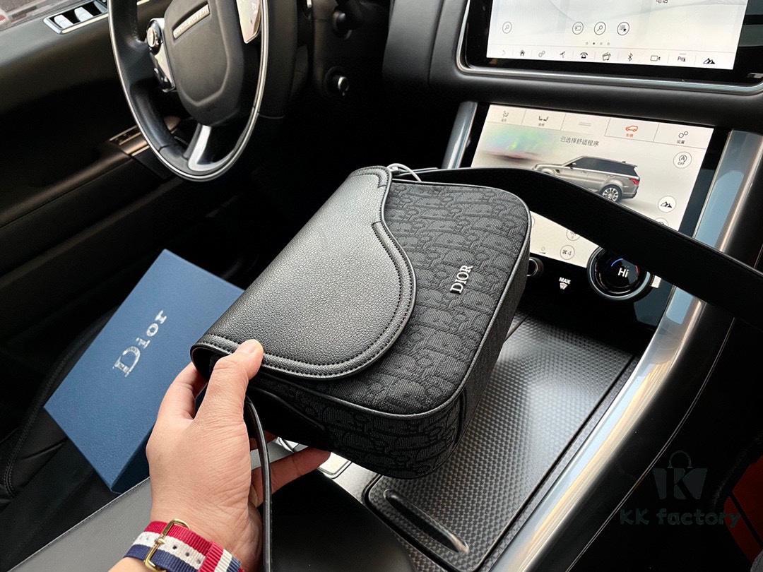 692f11c64ecd253cf1078dcc Luxury Goods! New 'Dior' Messenger Bag Saddle Bag Oblique Monogram Embroidered Men's Messenger Bag Premium Imported Canvas Fabric Smooth Zipper High-Definition Hardware Logo Special Lining Exquisite Craftsmanship Every Detail In Place Must-Have for Fashionable Men Size 23/17/7 Comes with Gift Box