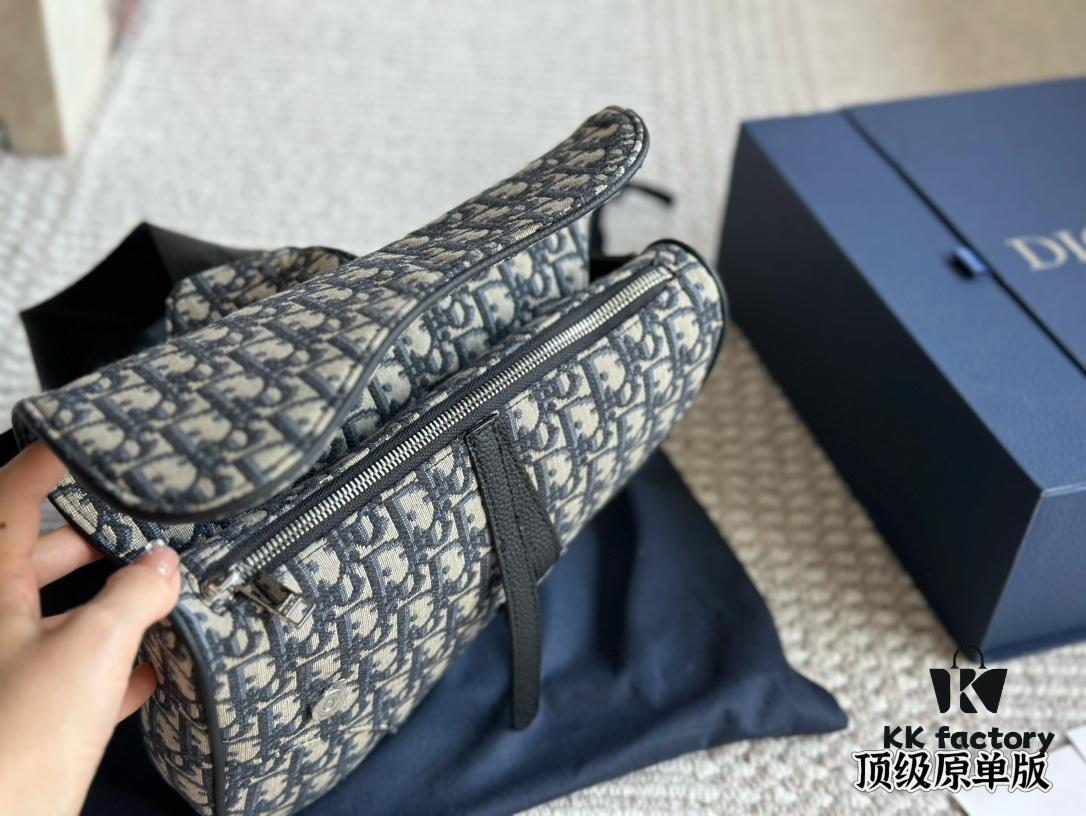 692f11c94ecd253cf1078dd3 Dior Saddle Bag for Men - A Bold Take on the Iconic Saddle Design