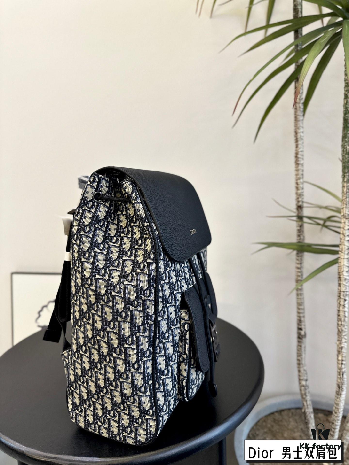 692f11d64ecd253cf1078de8 Dior Men's Backpack