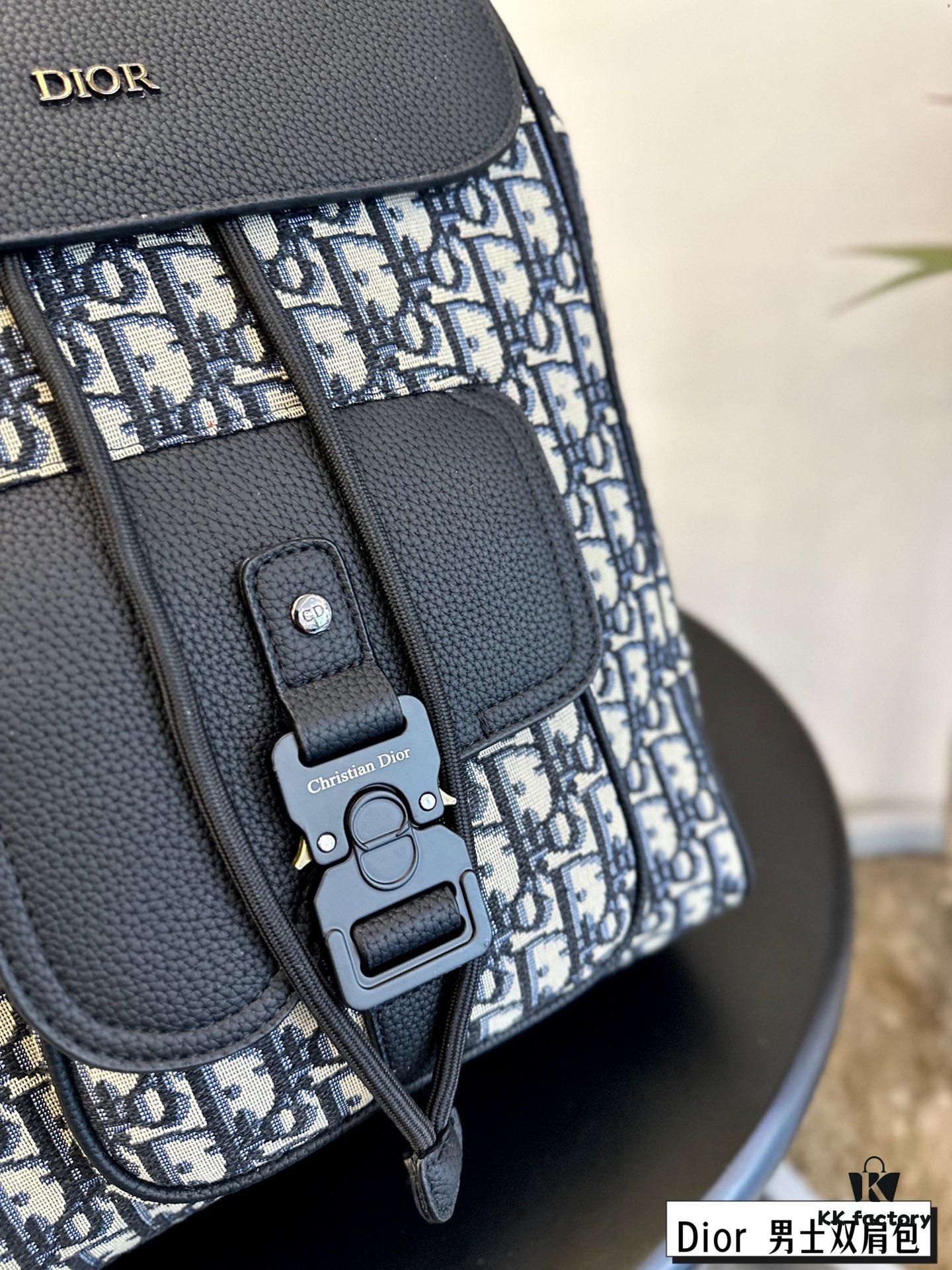 692f11d74ecd253cf1078de9 Dior Men's Backpack