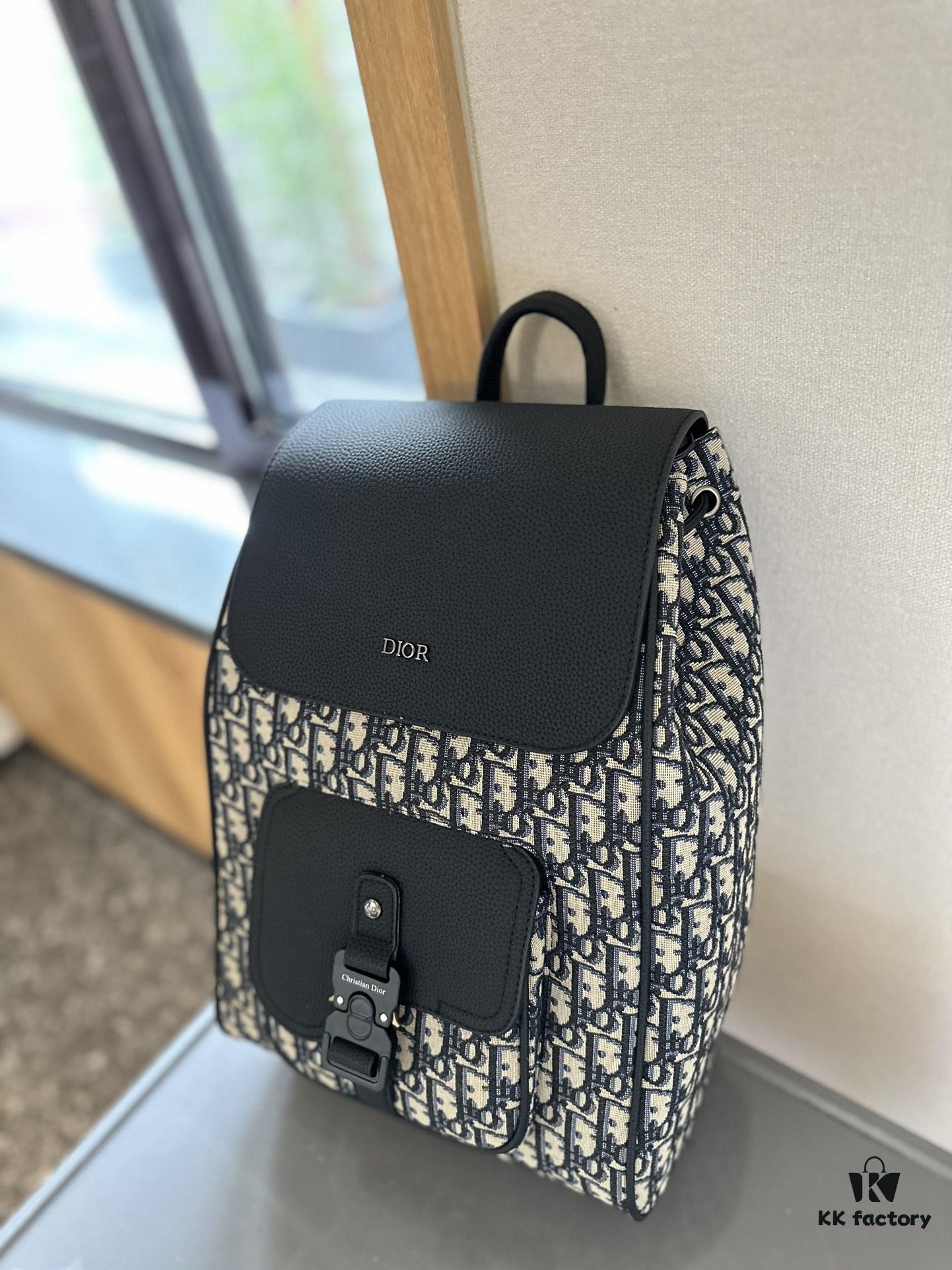 692f11f24ecd253cf1078e20 Dior Men's Backpack - Spacious and Unisex Design