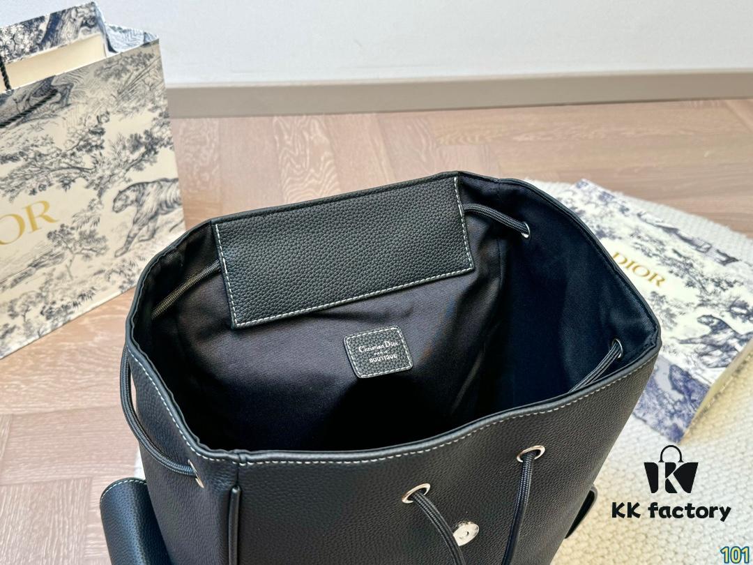 692f11f64ecd253cf1078e27 Dior Men's Backpack