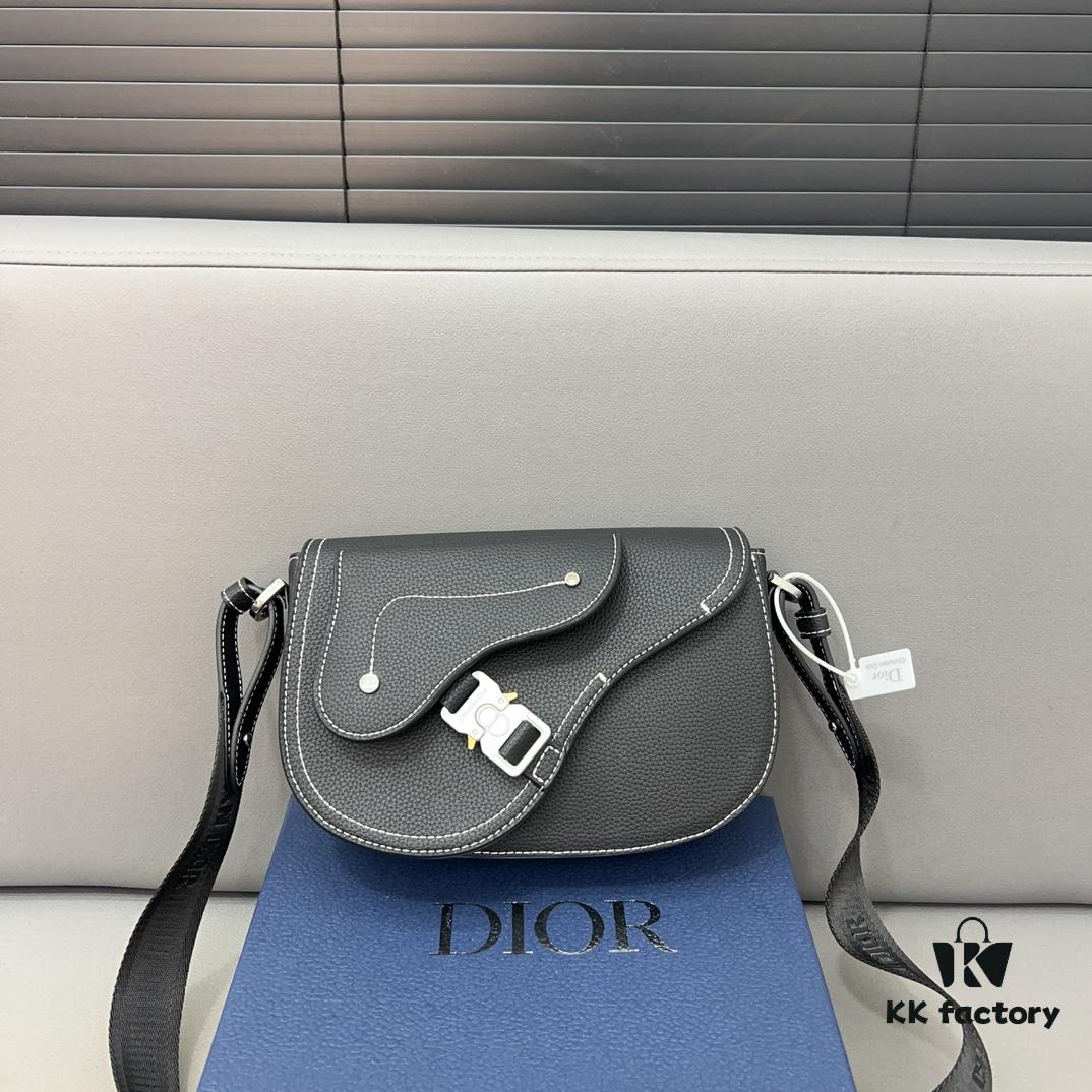 692f11fd4ecd253cf1078e36 DIOR Men's Flap Shoulder Saddle Bag in Black Canvas with Leather Trim, Long Adjustable Strap, Unisex Portable Design, Celebrity Must-Have, Crafted with Precision Inlay Workmanship, Classic and Versatile
