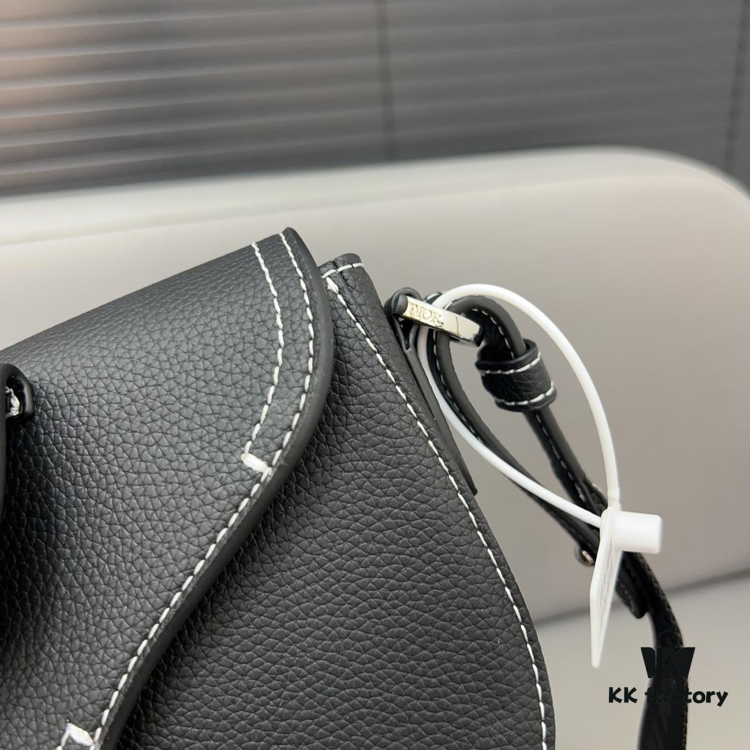 692f11fd4ecd253cf1078e38 DIOR Men's Flap Shoulder Saddle Bag in Black Canvas with Leather Trim, Long Adjustable Strap, Unisex Portable Design, Celebrity Must-Have, Crafted with Precision Inlay Workmanship, Classic and Versatile