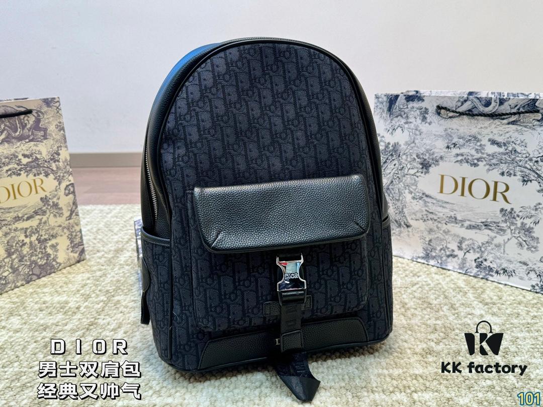 692f12114ecd253cf1078e5a Dior Men's Backpack