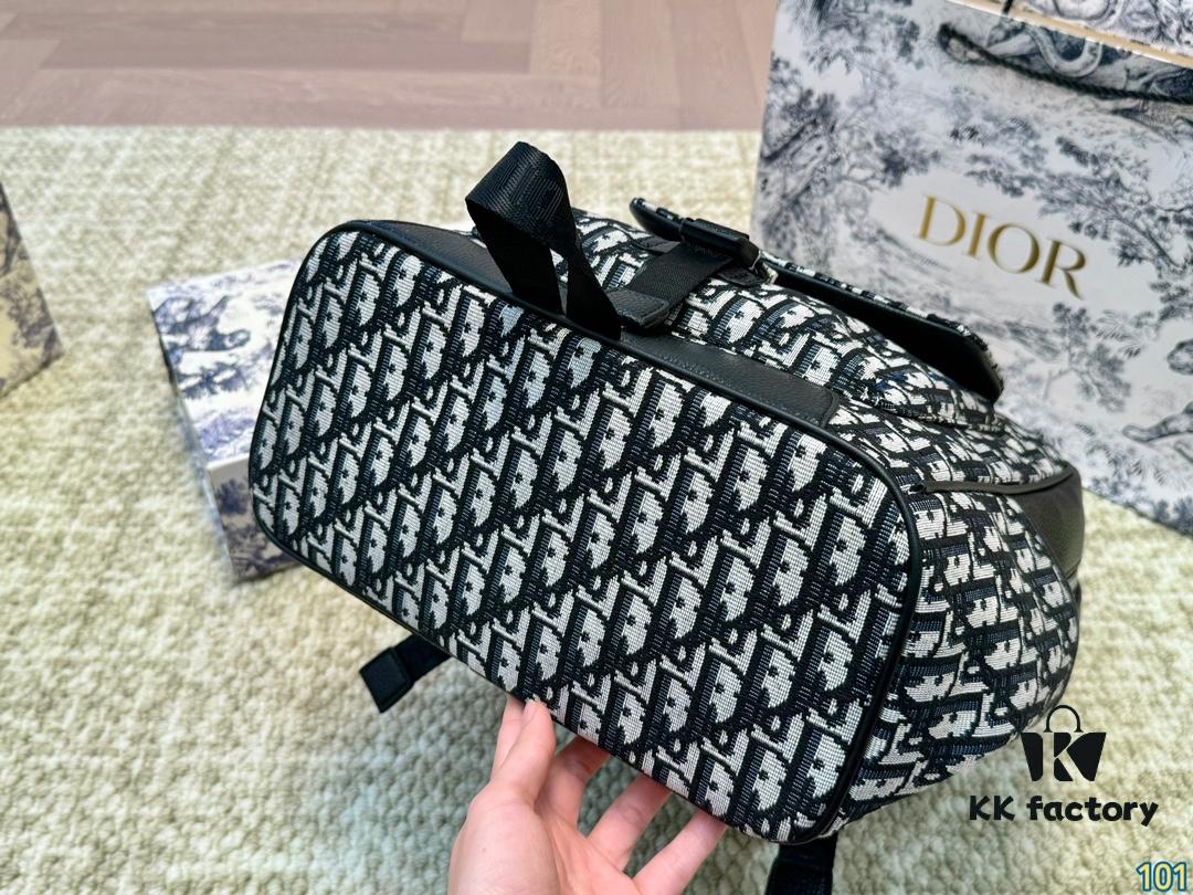 692f12114ecd253cf1078e5b Dior Men's Backpack