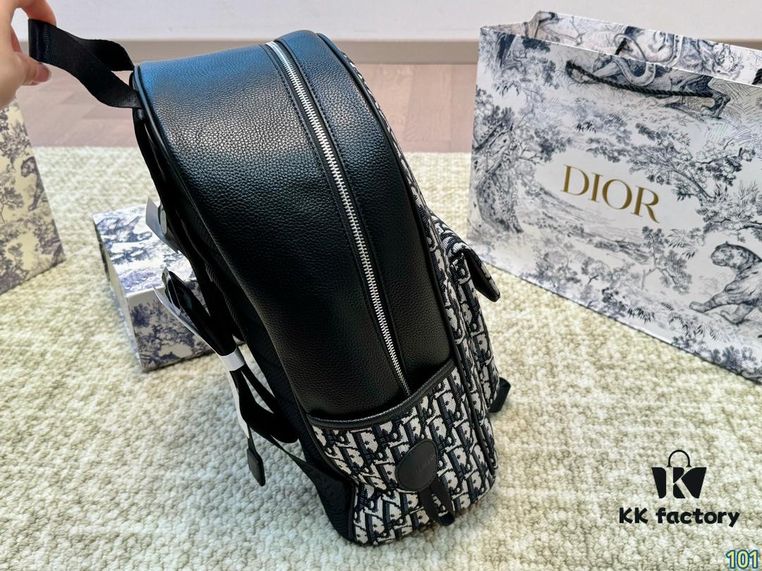692f12114ecd253cf1078e5c Dior Men's Backpack