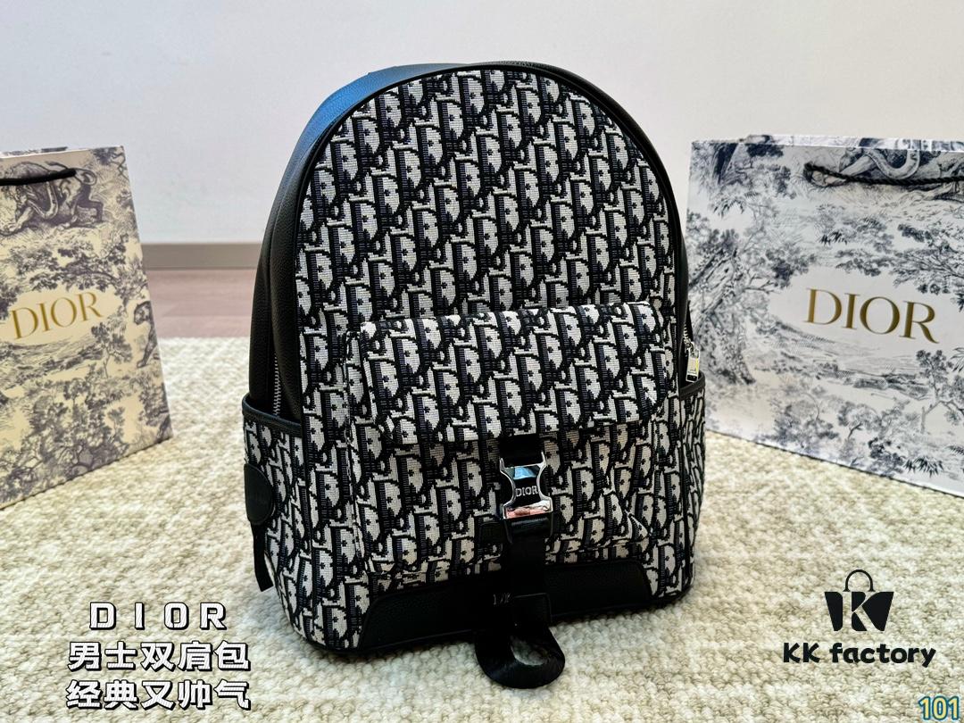 692f12124ecd253cf1078e5d Dior Men's Backpack