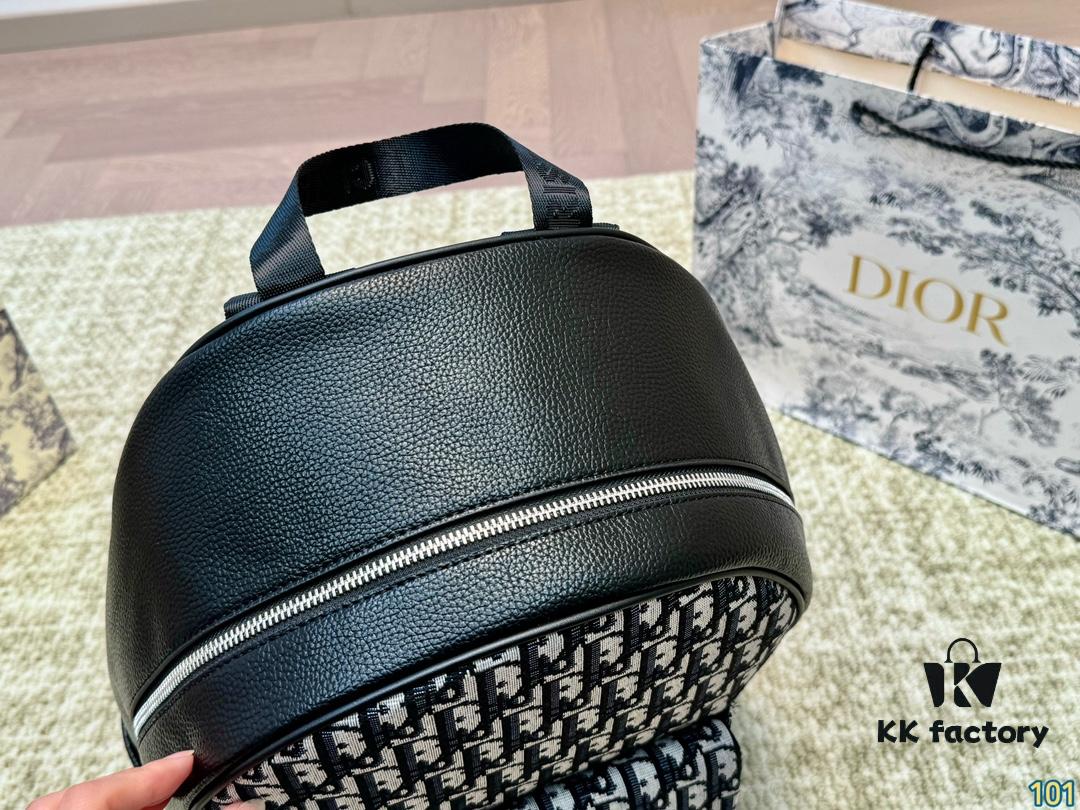 692f12124ecd253cf1078e5e Dior Men's Backpack