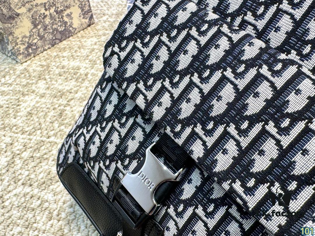 692f12124ecd253cf1078e5f Dior Men's Backpack