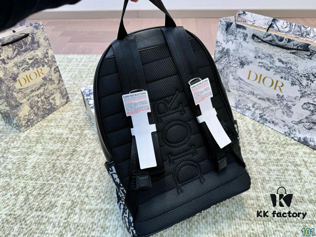 692f12134ecd253cf1078e60 Dior Men's Backpack