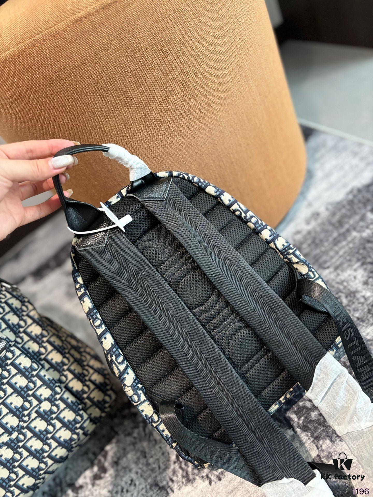 692f12224ecd253cf1078e74 Dior Men's Backpack