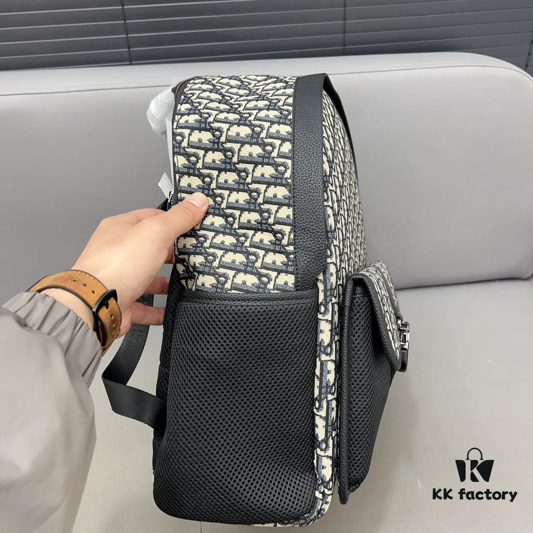 692f12254ecd253cf1078e79 DIOR Men's Sac à dos 8 Denim Saddle Backpack, Unisex Large-Capacity Bag, Book Bag with Expert Inlay Craftsmanship, Classic and Versatile Design
