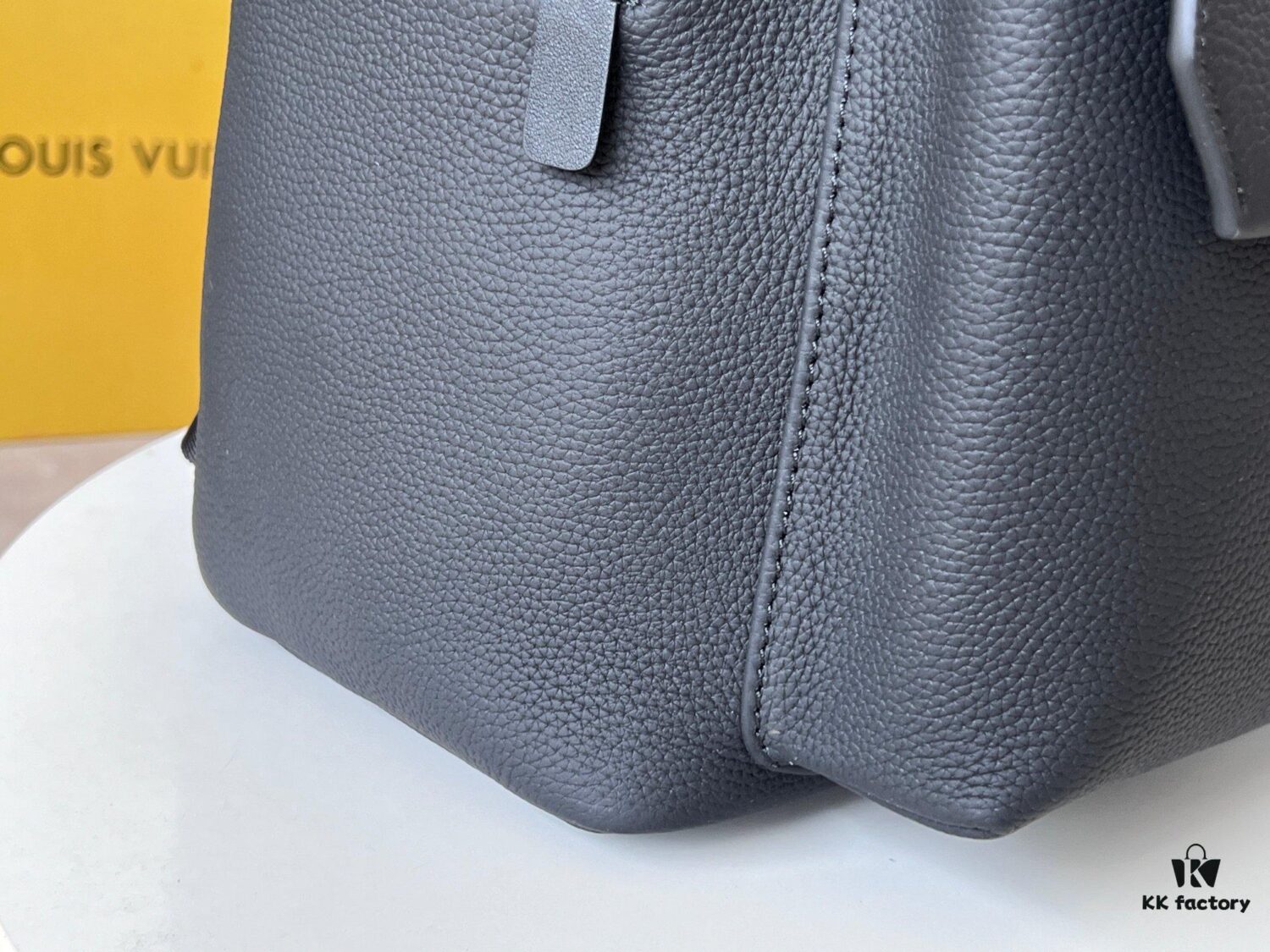 692f12574ecd253cf1078ec7 Top Quality Original Surplus Batch with Variable Coding Chip, All-Steel Hardware, Model: M57079 Black New Aerogram Backpack