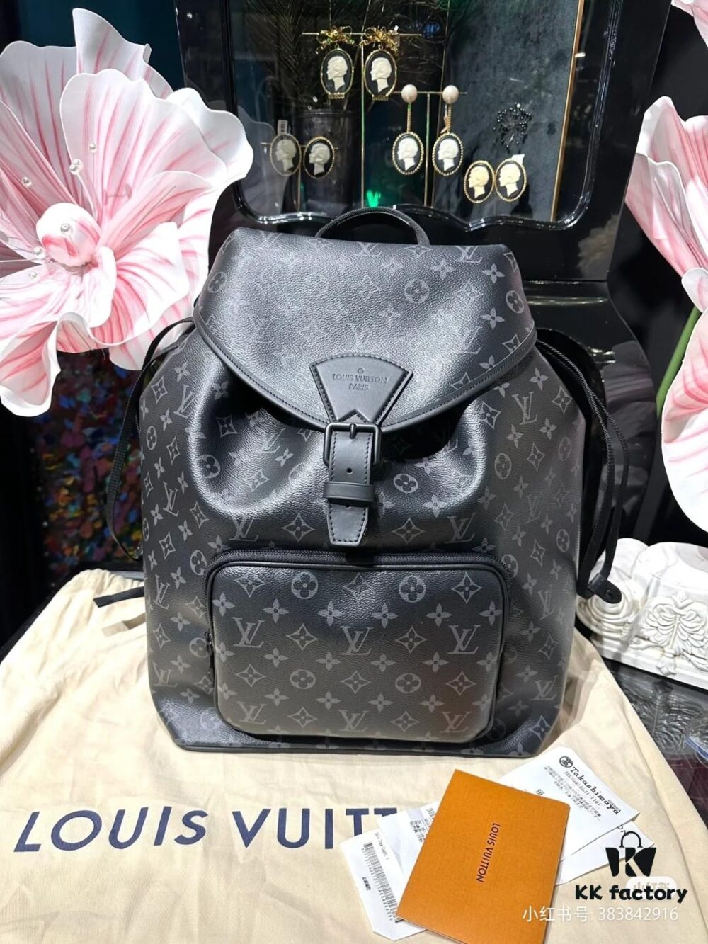692f125b4ecd253cf1078ed1 Full Steel Hardware Handshake Variable Code Chip Model M46683 Black Floral Backpack Top Quality Original Order This Montsouris Backpack Features a Monogram Eclipse Canvas with Cowhide Leather Trims Secured by Drawstring and Magnetic Closure A Large Zippered Front Compartment Allows Easy Access to Essentials While Adjustable Shoulder Straps Ensure Comfortable Carrying Experience 32.0 x 40.0 x 19.0 cm (Length x Height x Width)