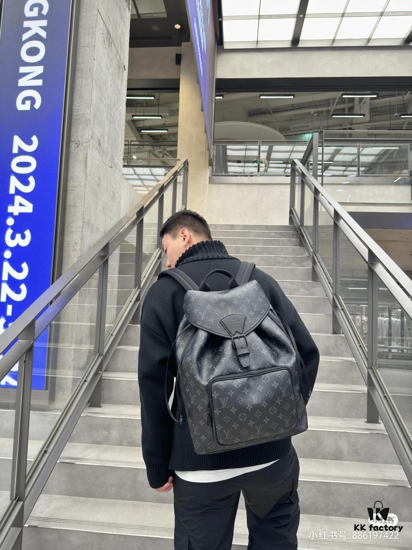 692f125c4ecd253cf1078ed4 Full Steel Hardware Handshake Variable Code Chip Model M46683 Black Floral Backpack Top Quality Original Order This Montsouris Backpack Features a Monogram Eclipse Canvas with Cowhide Leather Trims Secured by Drawstring and Magnetic Closure A Large Zippered Front Compartment Allows Easy Access to Essentials While Adjustable Shoulder Straps Ensure Comfortable Carrying Experience 32.0 x 40.0 x 19.0 cm (Length x Height x Width)