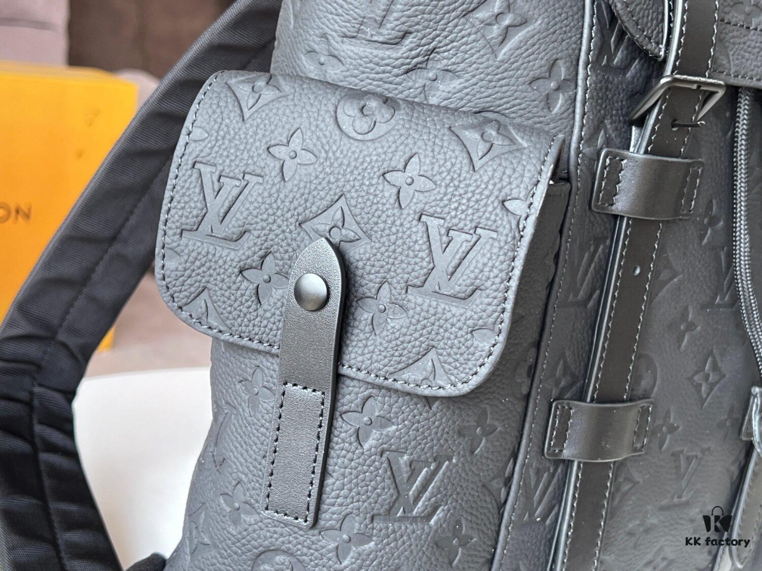 692f127c4ecd253cf1078f07 Original Chip Version Model: M20899 Full Leather Embossed Small Backpack Game Console Style Christopher Backpack